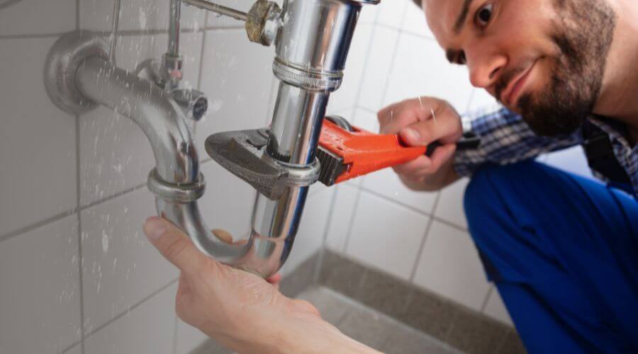 Local annual plumbing maintenance in Weesatche, TX